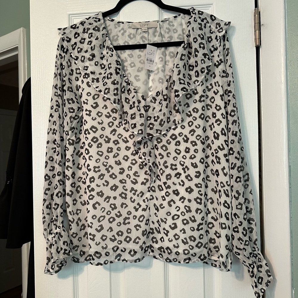 NWT Medium Loft White Blouse